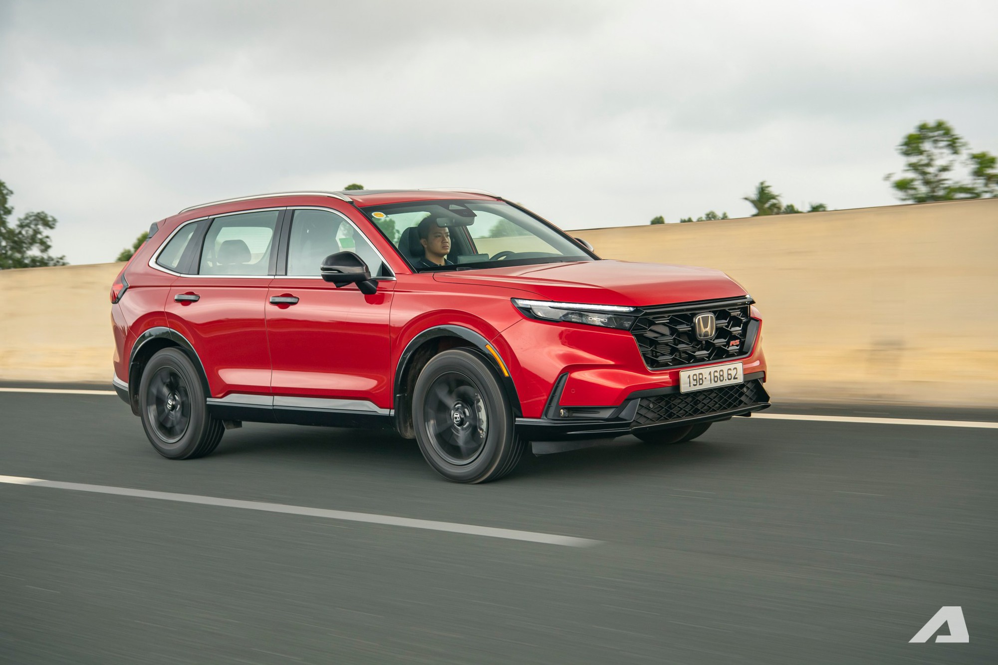 Honda CR-V vận hành mạnh mẽ và tiết kiệm nhiên liệu