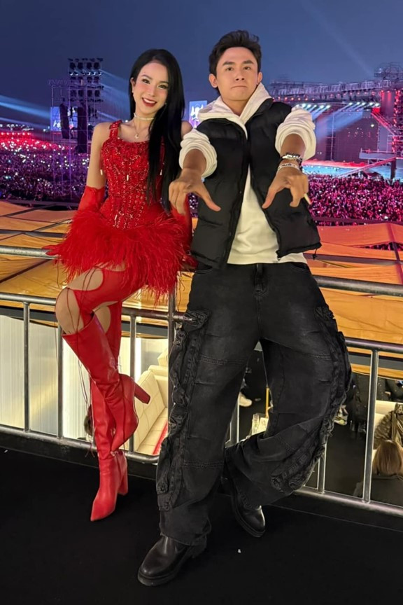 Khoảnh khắc bạn trai kém 11 tuổi của Diệp Lâm Anh