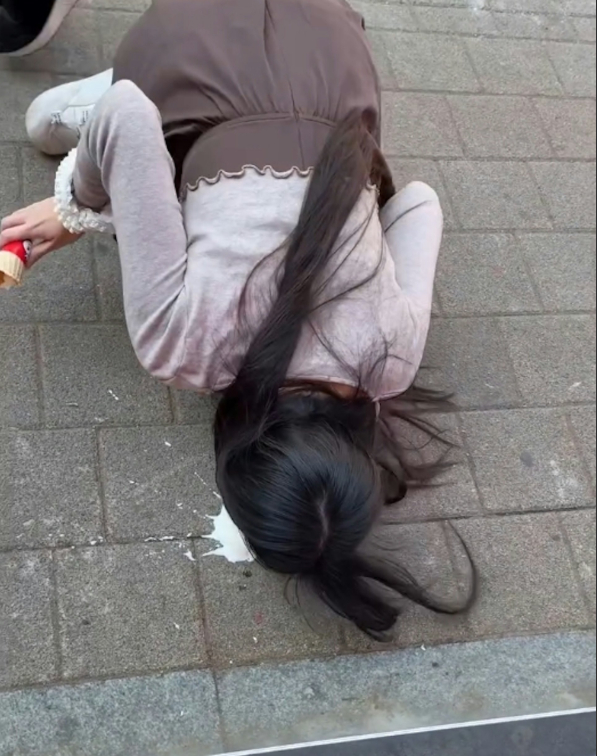 Hot girl gây tranh cãi nhưng thu hút đông đảo fan