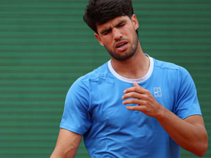 Carlos Alcaraz chấn thương chân nặng