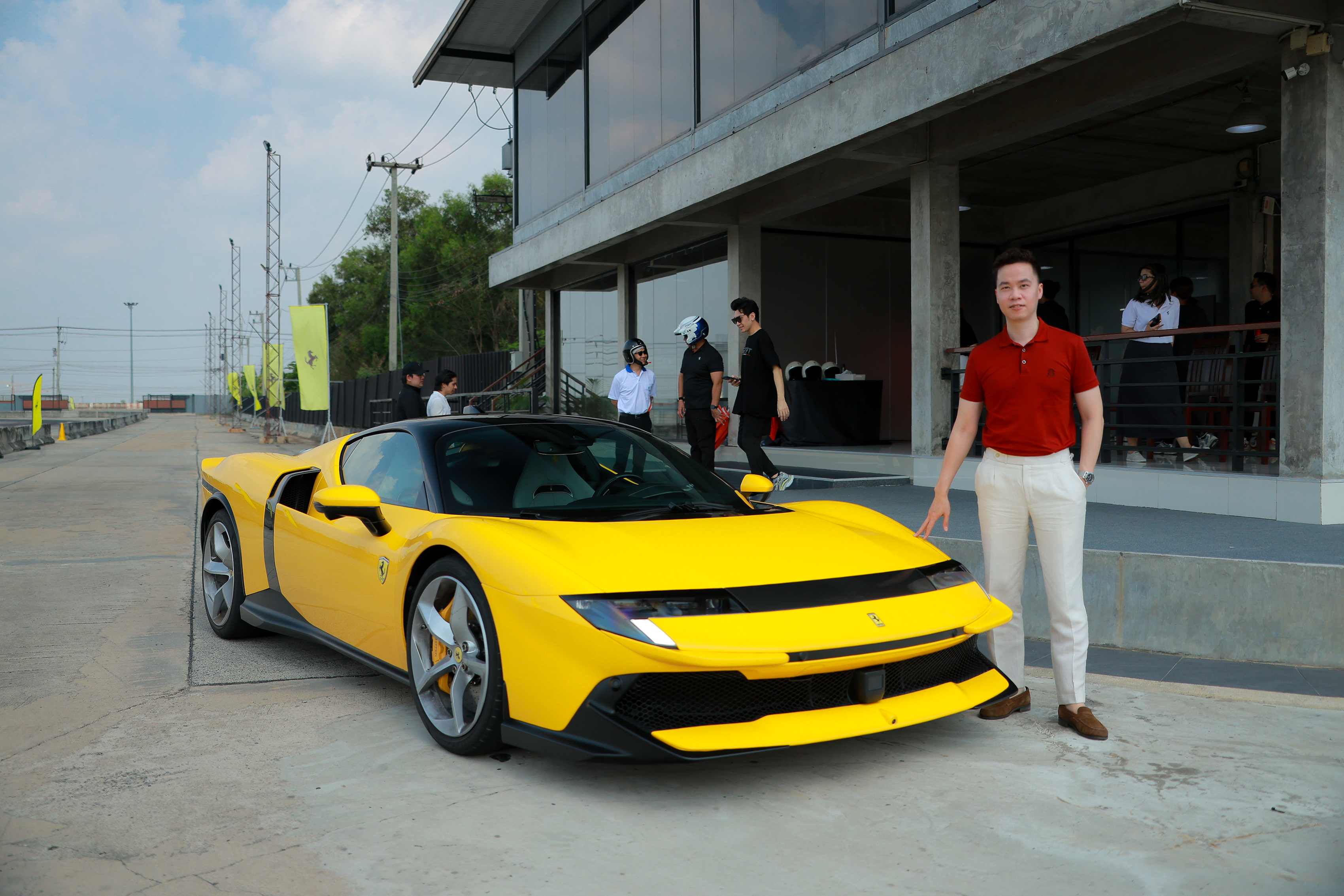 Tôi lái Ferrari 849 Testarossa: Sức cuốn hút của 1.035 mã lực không thể mô tả bằng thông số- Ảnh 8.