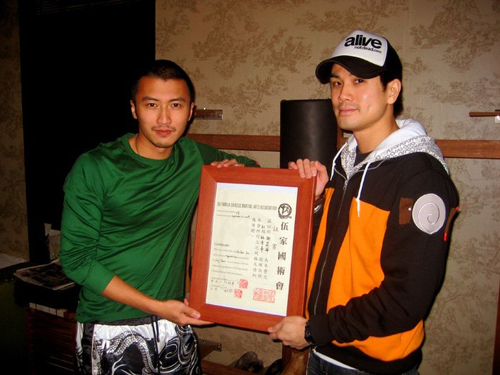 Tạ Đình Phong nhận bằng võ sư Vịnh Xuân Quyền