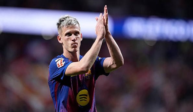 Dani Olmo gắn bó với Barca