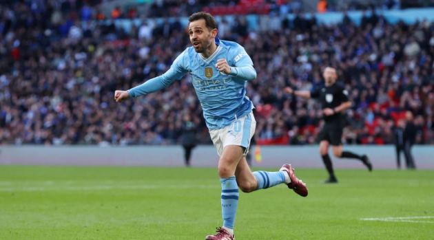 Silva được Arsenal và Chelsea săn đón.