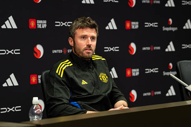 Michael Carrick dẫn dắt Man Utd