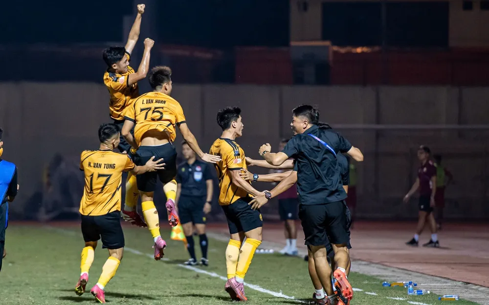 Niềm vui của các cầu thủ Thanh Hóa sau chiến thắng