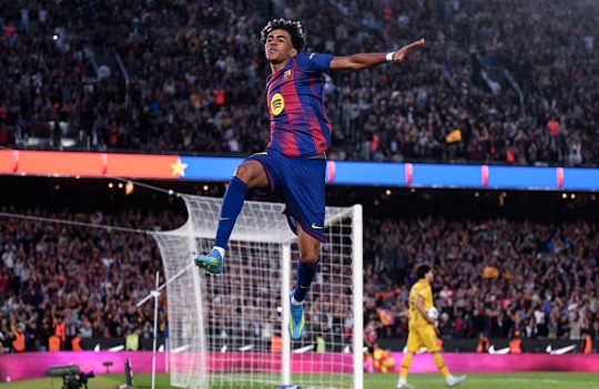 Lamine Yamal thi đấu xuất sắc tại Camp Nou
