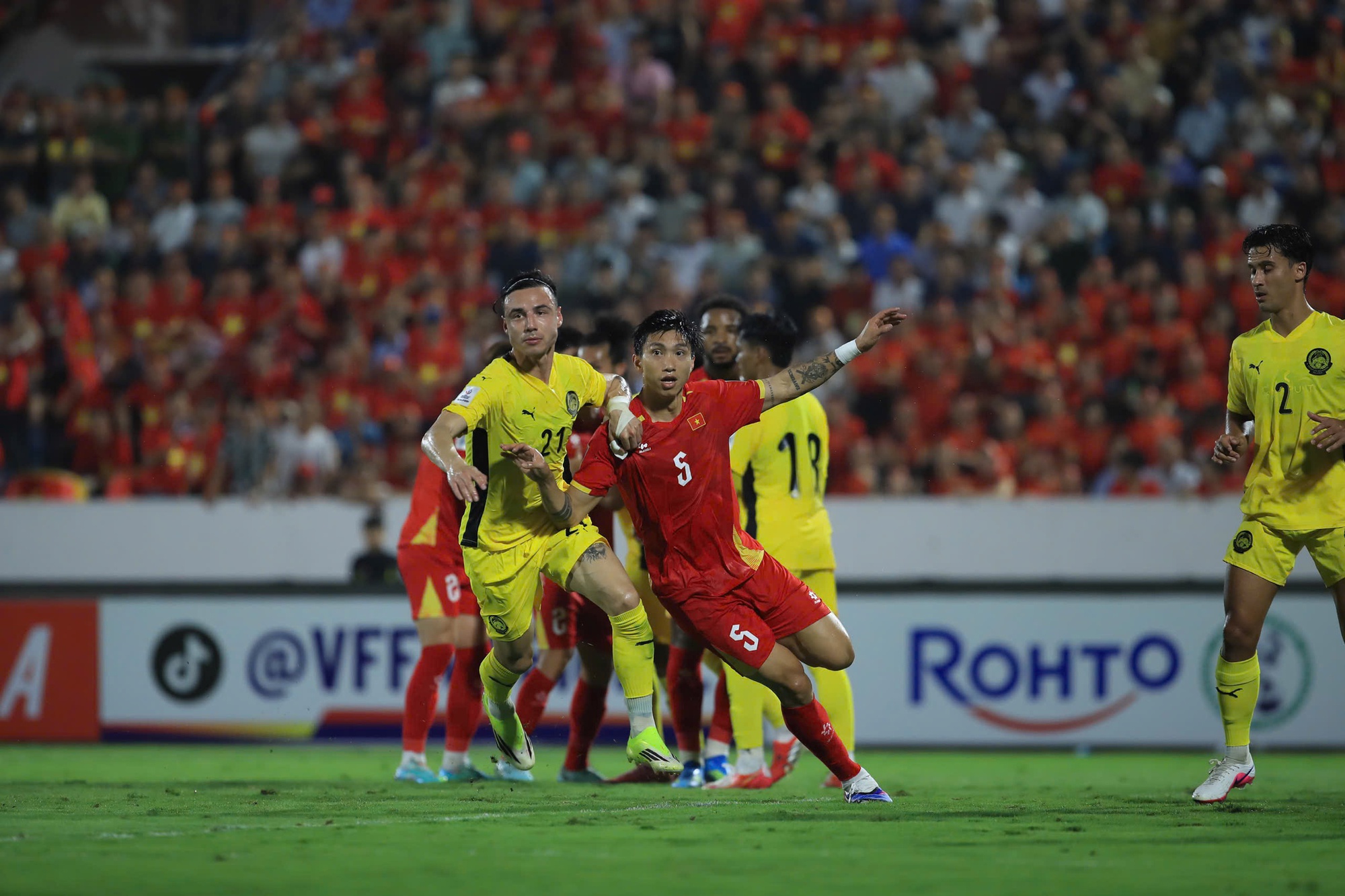 Văn Hậu trở lại thi đấu cho ĐT Việt Nam sau gần 3 năm chấn thương