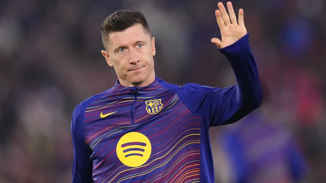 Barcelona chưa gia hạn với Lewandowski