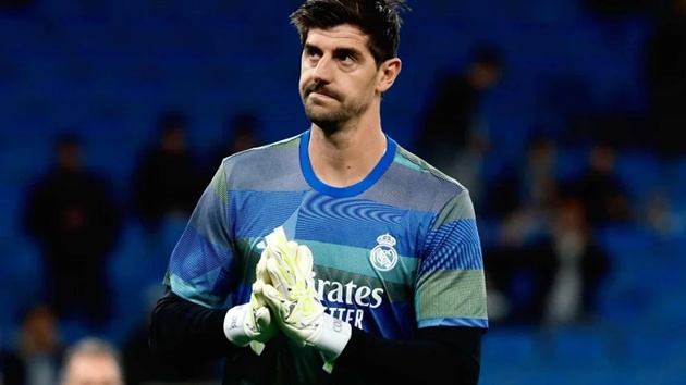 Thủ môn Courtois chuẩn bị trở lại đấu Barcelona