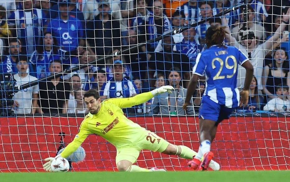 Thủ thành Ortega chơi nổi bật