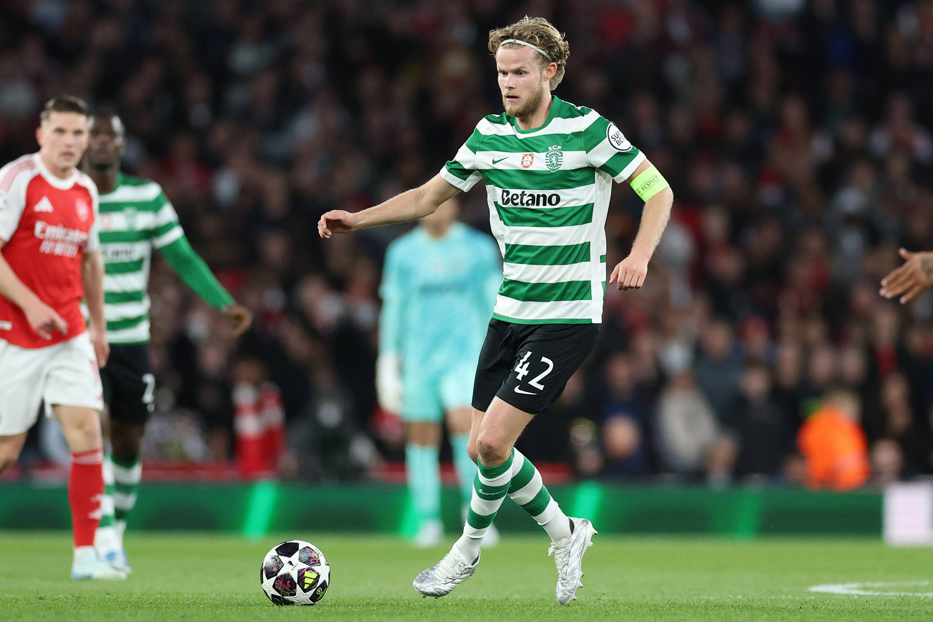 Tiền vệ Morten Hjulmand