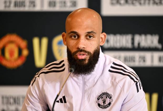 Bryan Mbeumo ngỡ ngàng trước số lượng fan Man United ở Ireland