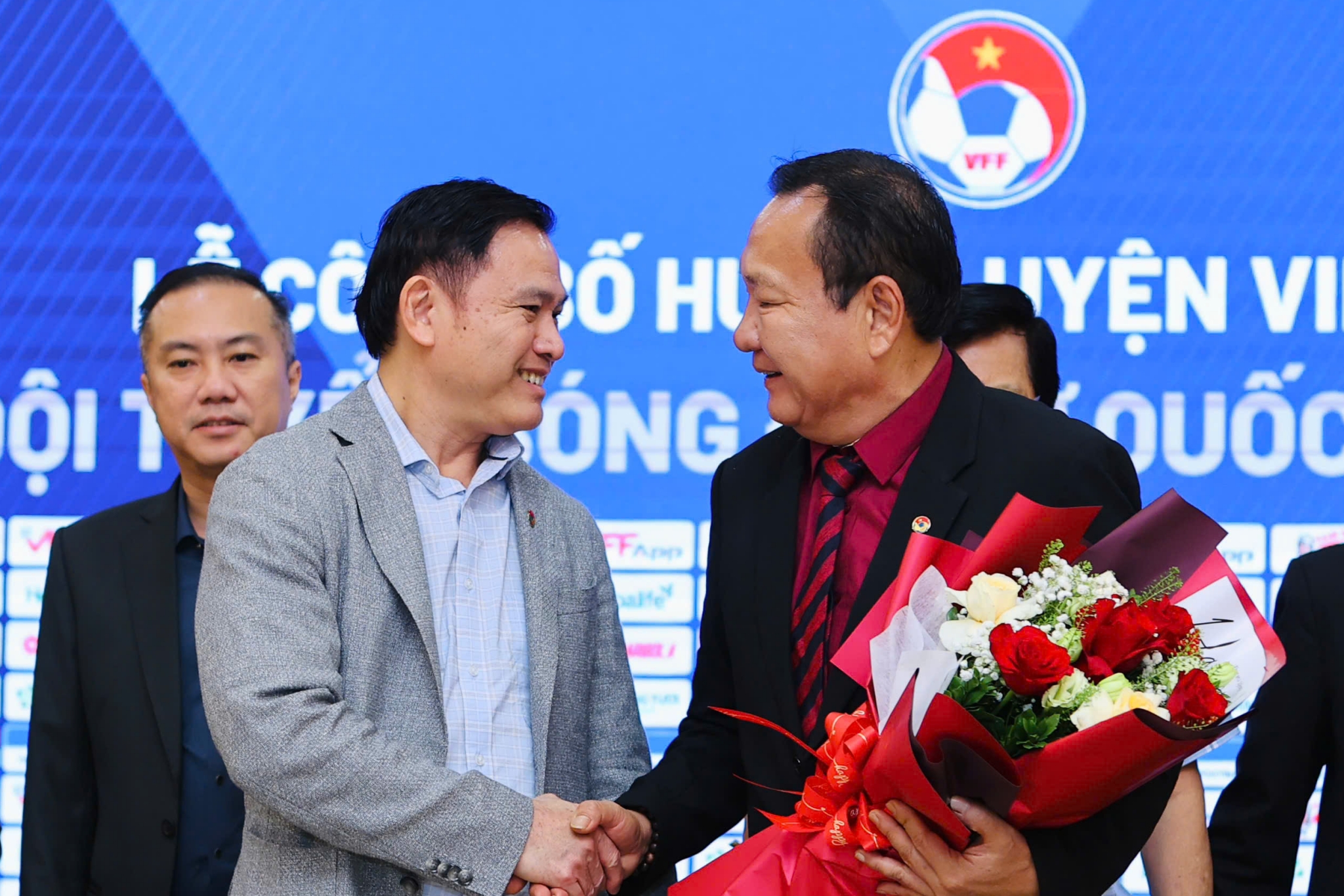 Phó Chủ tịch VFF Trần Anh Tú phát biểu tại lễ ra mắt