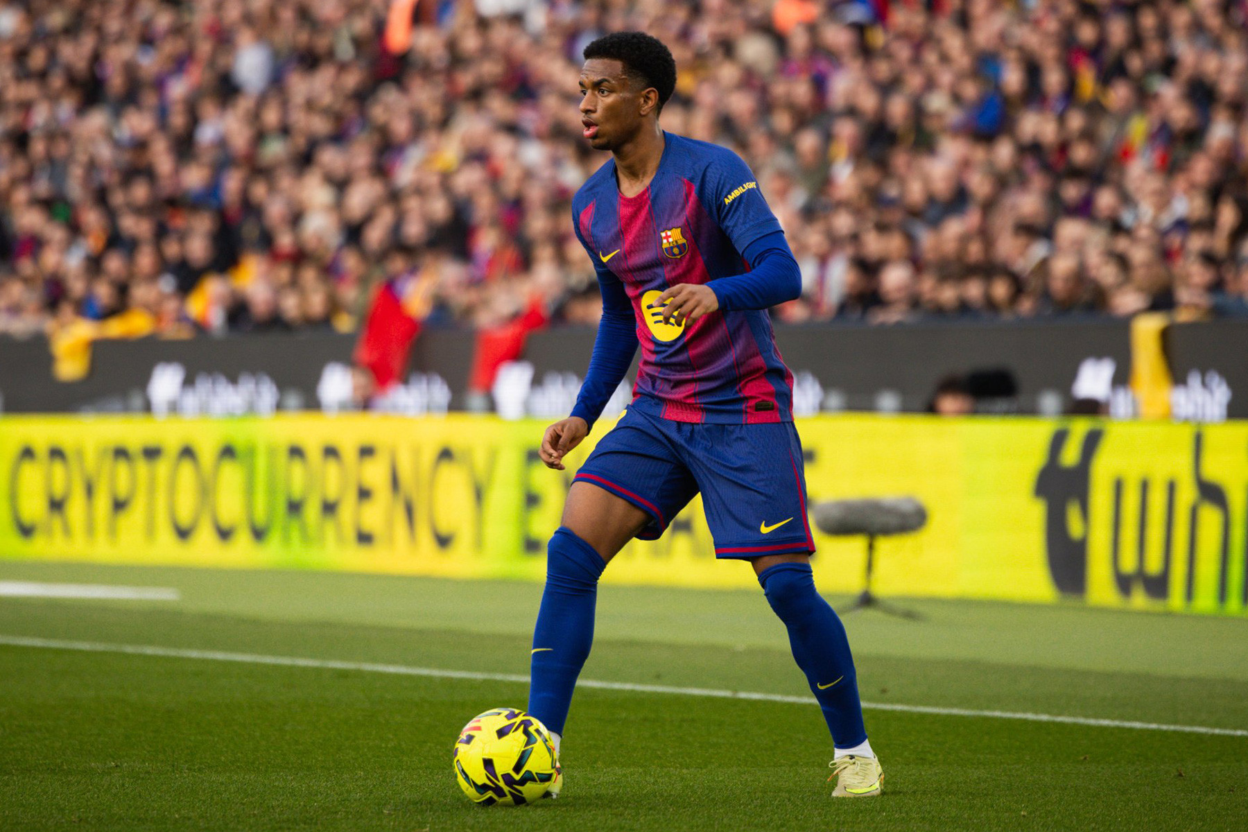 Alejandro Balde thi đấu cho Barca