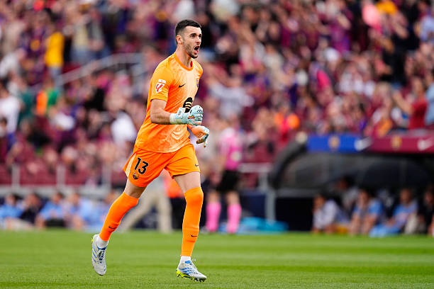 Joan Garcia chơi chắc chắn trong khung thành