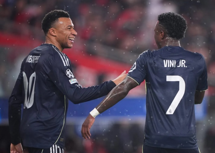 Vinicius và Mbappe khó hòa hợp