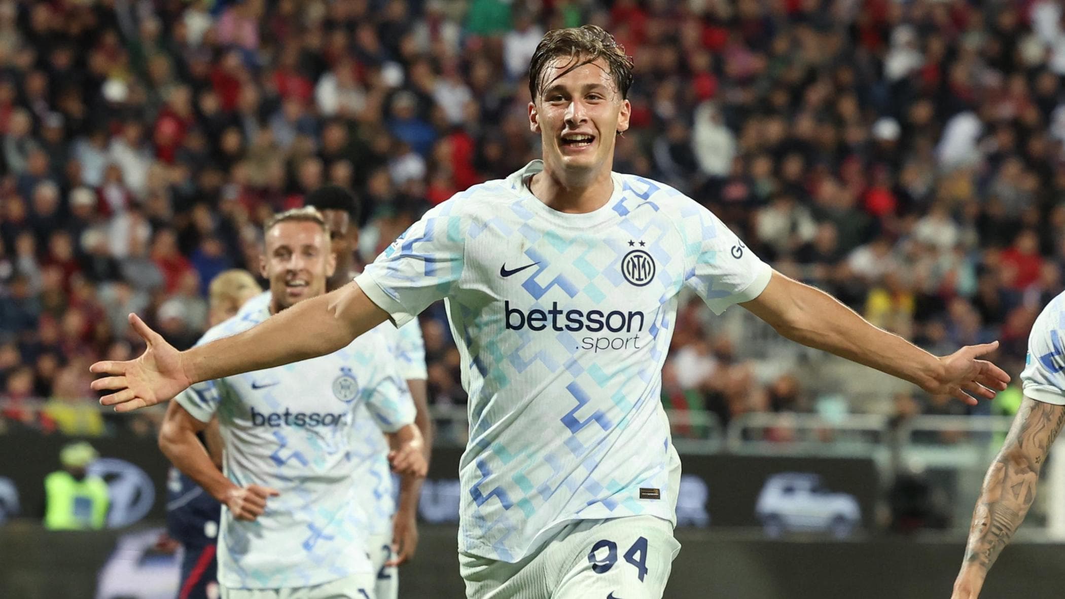 Pio Esposito đã ghi bàn thắng đầu tiên của mình ở Serie A