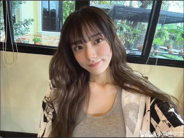 Loạt ảnh đời thường của các hot girl Nhật Bản, khác xa so với những gì chúng ta biết- Ảnh 17. Momoka Kagura với phong cách đa dạng