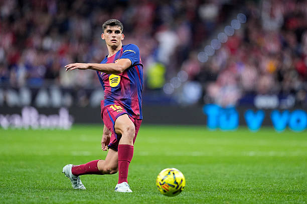 Gerard Martin gặp may thoát thẻ đỏ