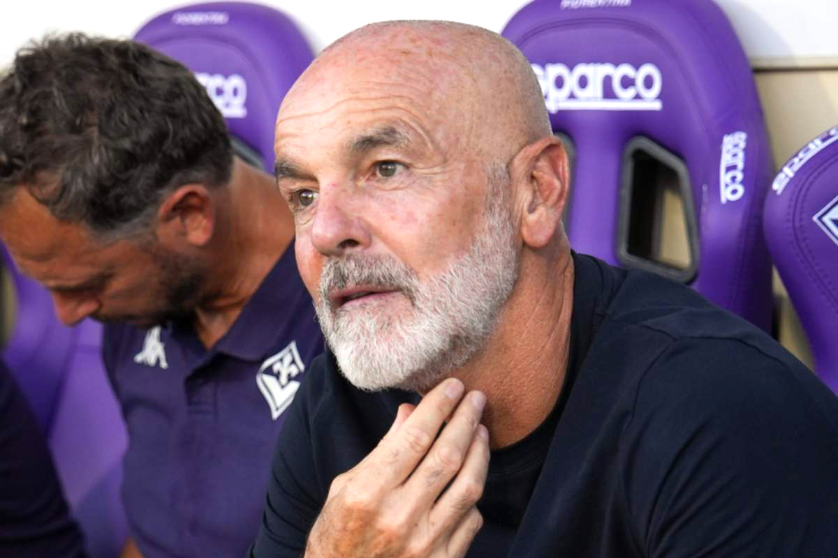 HLV Pioli dường như đang bất lực tại Fiorentina