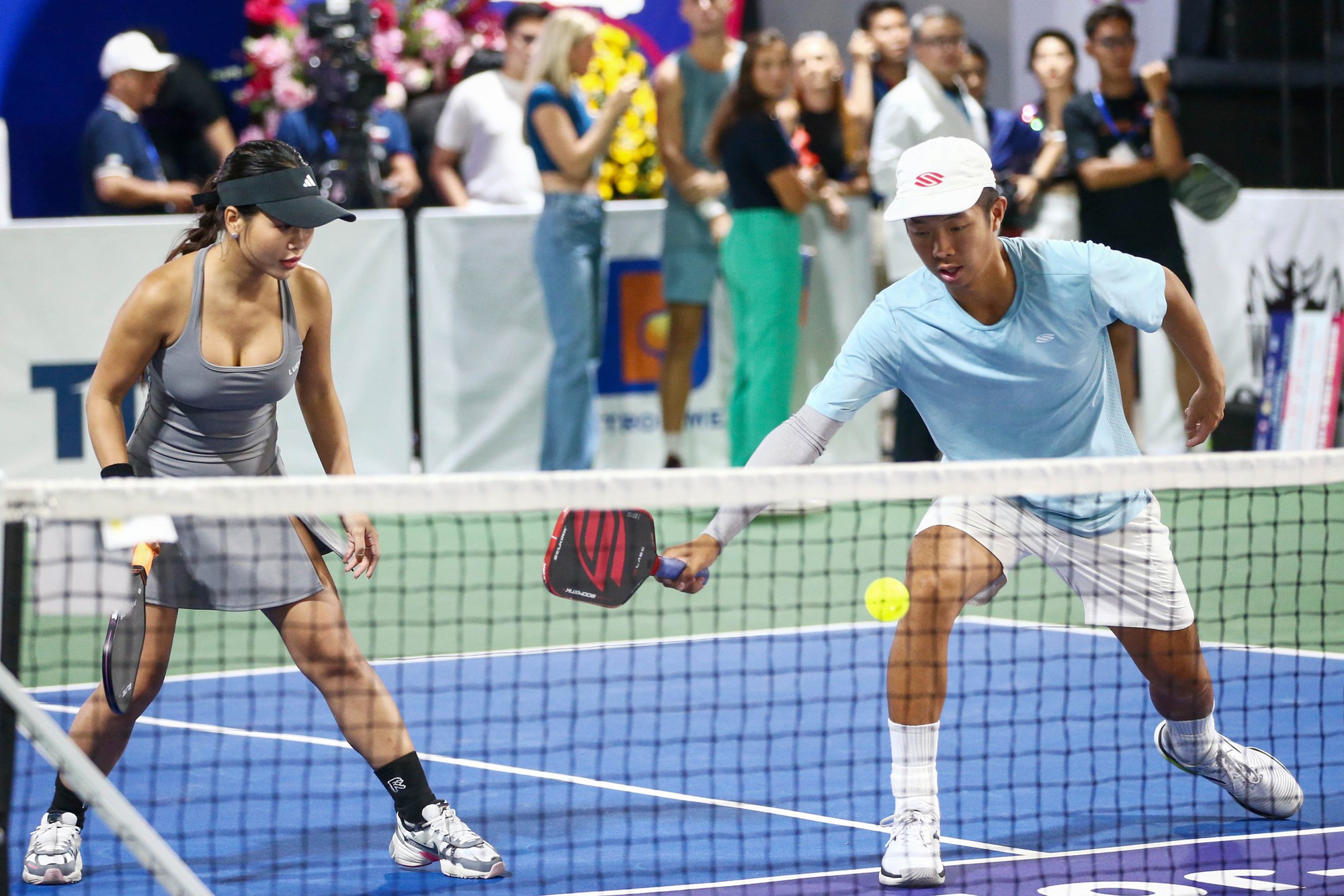 Quy định mới về vật cố định trên sân