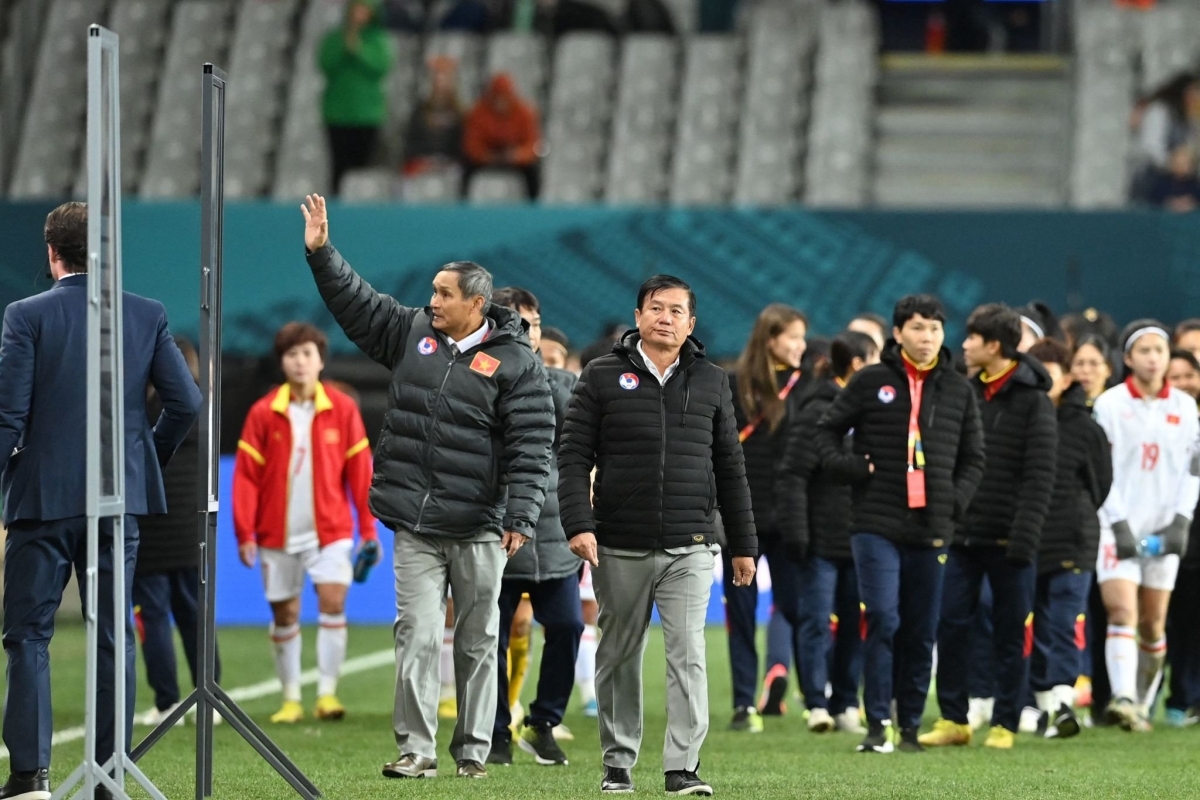 Hành trình ĐT nữ Việt Nam giành vé dự VCK World Cup có sự đóng góp âm thầm của bà xã HLV Mai Đức Chung