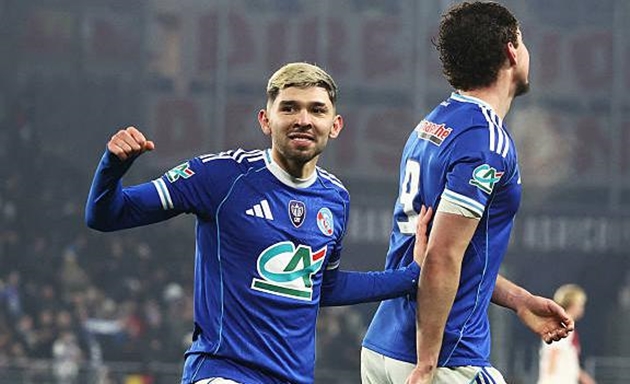 Strasbourg dễ dàng đánh bại Monaco trên sân nhà.