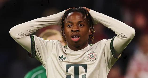 Wisdom Mike nghỉ hết mùa vì chấn thương.