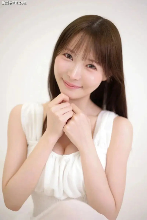 Thần thái thu hút của Lâm Nha Y khiến fan nhớ đến nhân vật anime