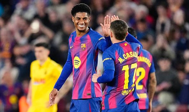 Barcelona nới rộng khoảng cách với Real Madrid lên thành 9 điểm.