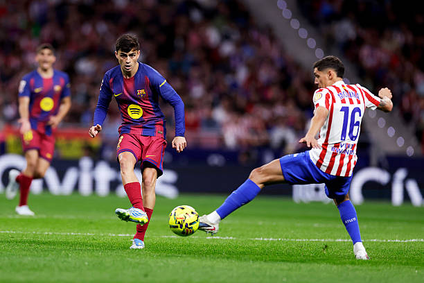 Pedri điều tiết trận đấu