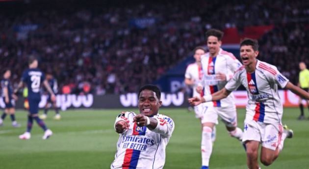 Lyon có khởi đầu như mơ trước PSG.