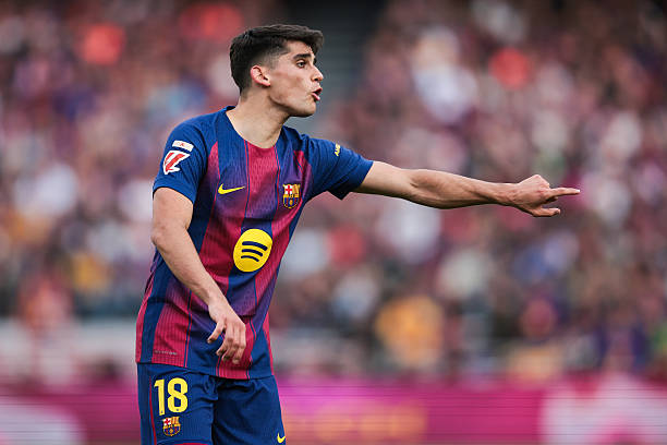 Gerard Martin rời sân vì chấn thương