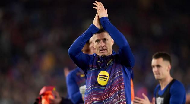 Robert Lewandowski chia tay Barcelona