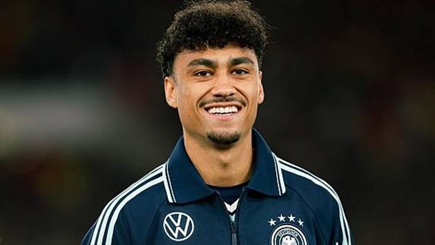 Nathaniel Brown trong màu áo Eintracht Frankfurt