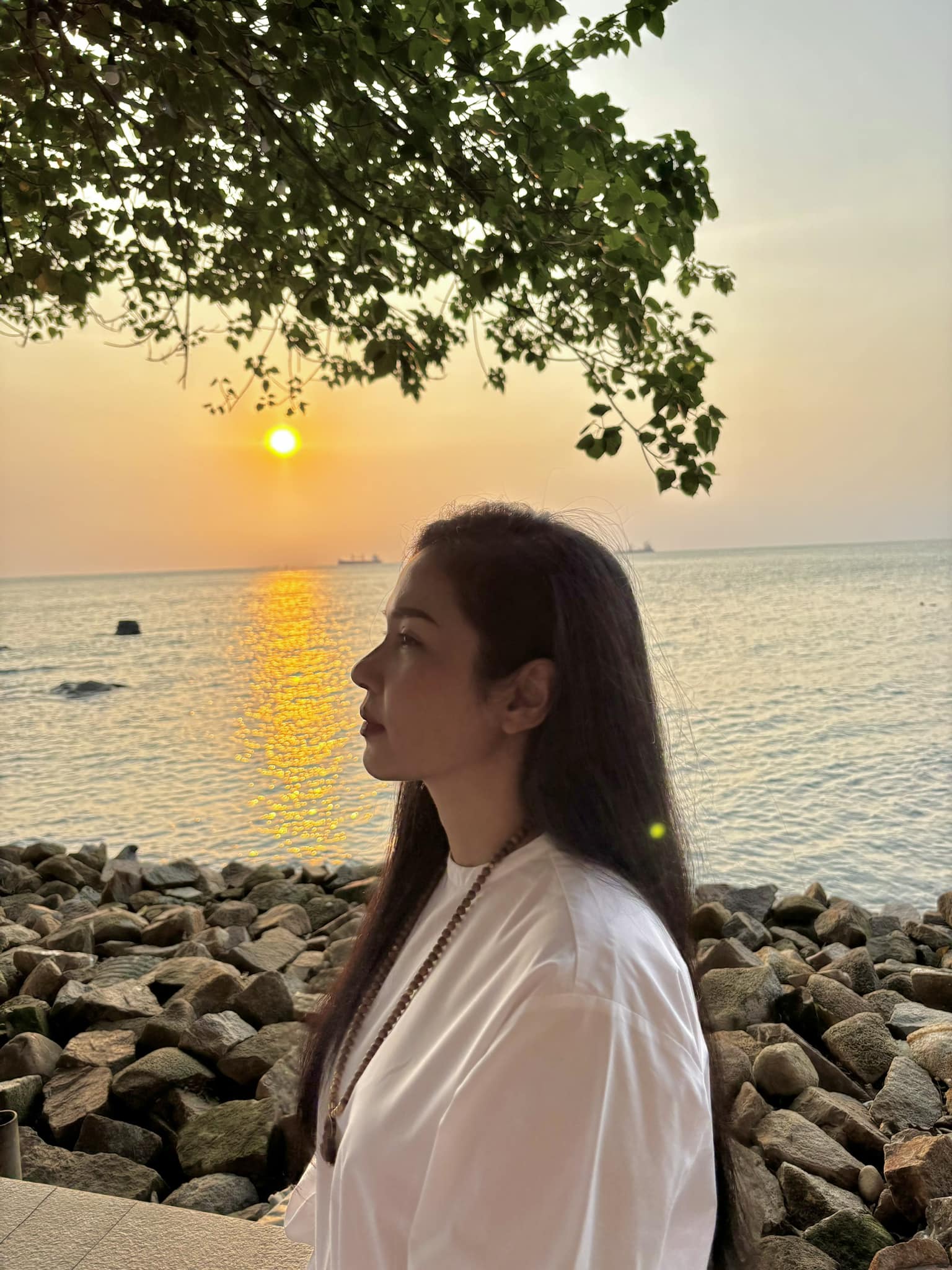 Việt Trinh tận hưởng cuộc sống bình yên