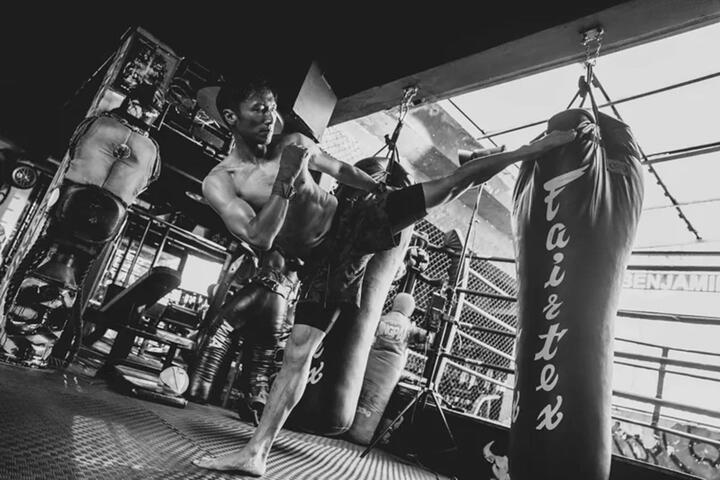 Tạ Đình Phong luyện Muay Thái nâng cao thể lực