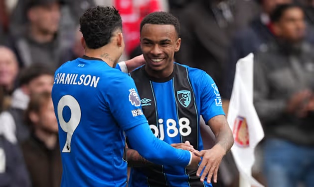 Junior Kroupi tỏa sáng tại Bournemouth ở mùa giải đầu tiên Junior Kroupi tỏa sáng tại Bournemouth ở mùa giải đầu tiên