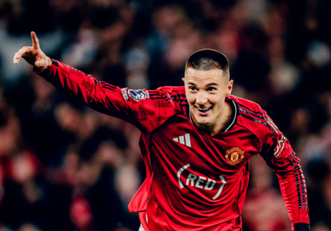 Sesko nổ súng cho MU.