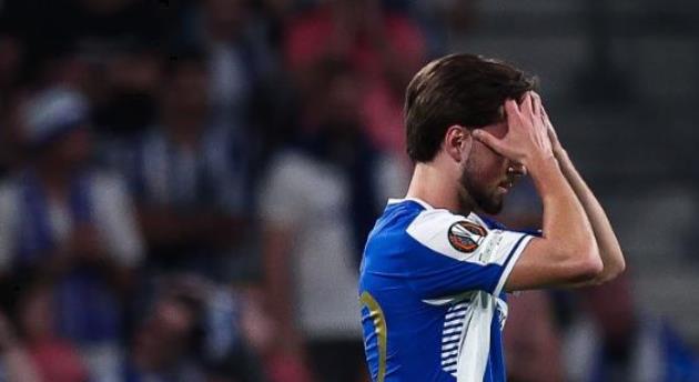 Martim Fernandes mắc sai lầm