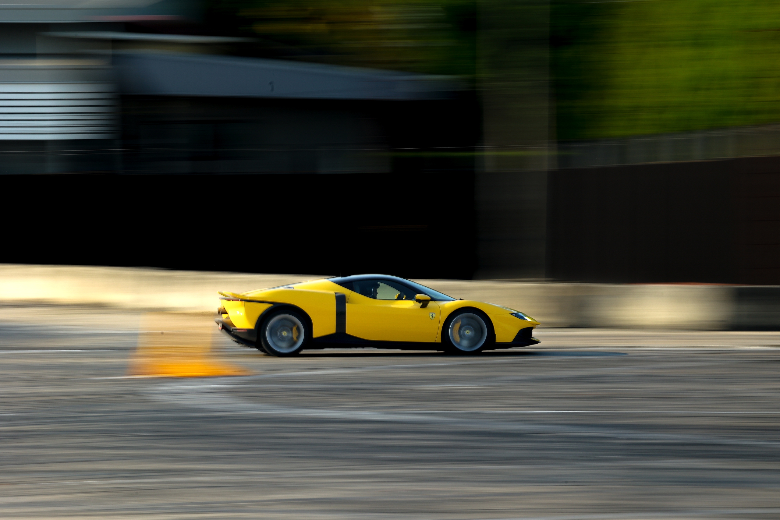 Tôi lái Ferrari 849 Testarossa: Sức cuốn hút của 1.035 mã lực không thể mô tả bằng thông số- Ảnh 6.