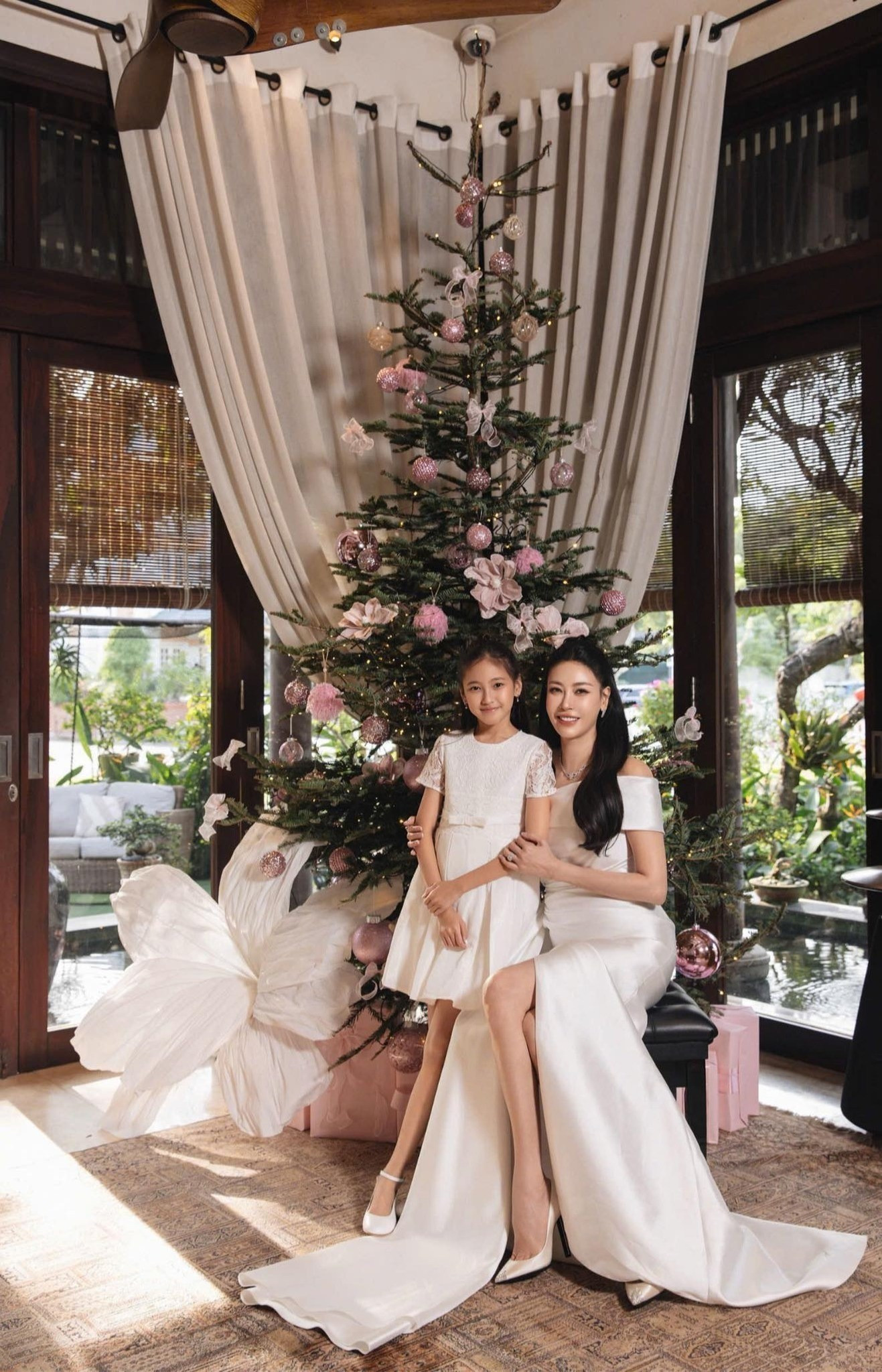 Hà Kiều Anh và con gái