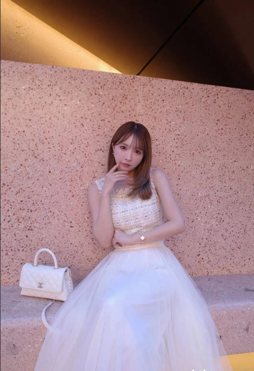 Loạt ảnh đời thường của các hot girl Nhật Bản, khác xa so với những gì chúng ta biết- Ảnh 1. Loạt ảnh đời thường của các hot girl Nhật Bản