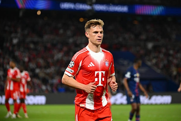 Tiền vệ Joshua Kimmich chơi nỗ lực ở trung tâm hàng tiền vệ
