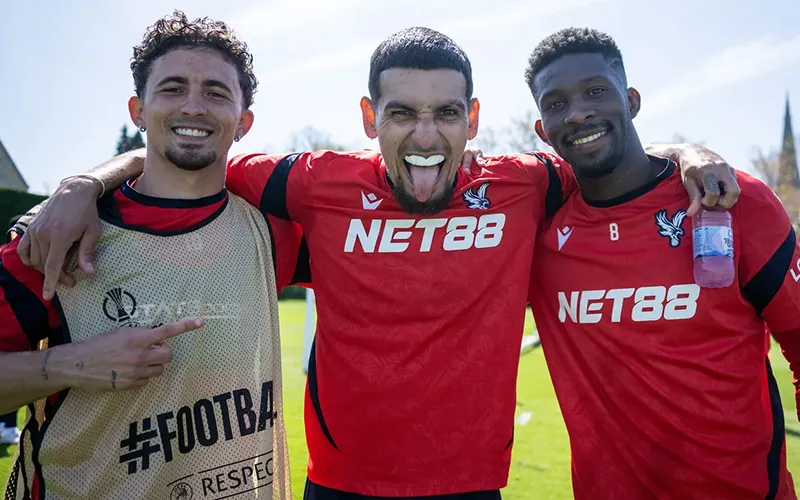 Crystal Palace Thể Hiện Chất Nét Trước Thềm Tứ Kết Lịch Sử