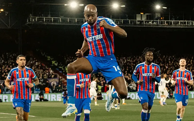 Đè Bẹp Fiorentina 3-0, Crystal Palace Phô Diễn Chất Nét Nước Anh