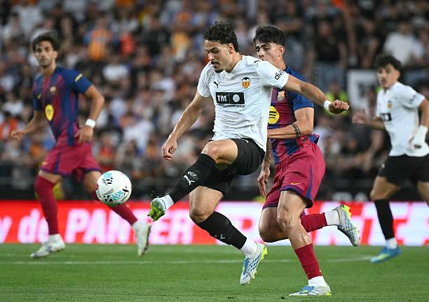 Barcelona thất bại trước Valencia