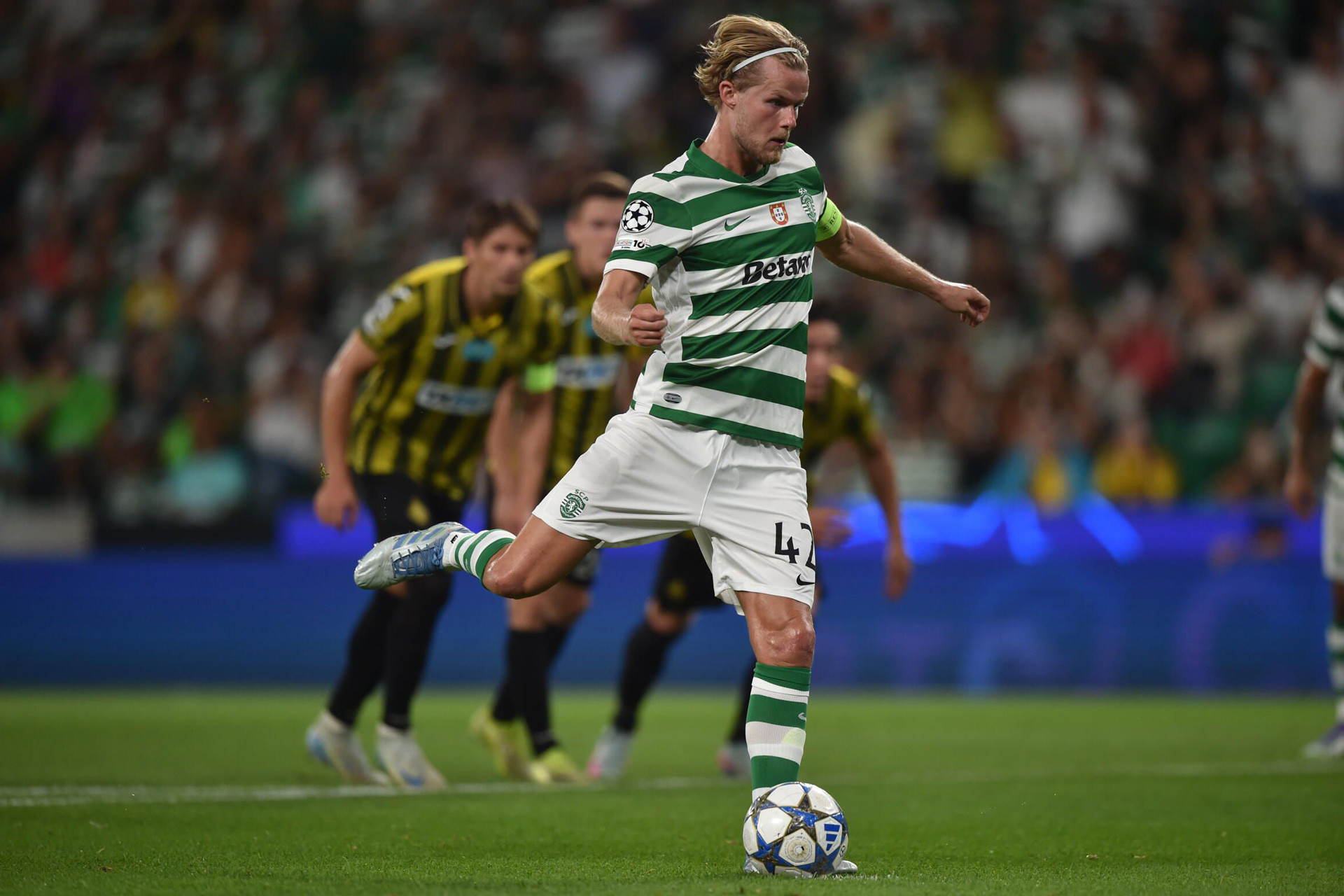 Juventus tiếp tục theo đuổi Hjulmand
