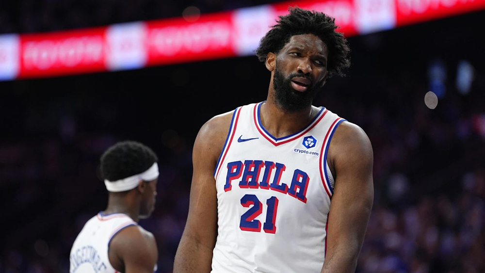 Joel Embiid thi đấu cho Philadelphia 76ers